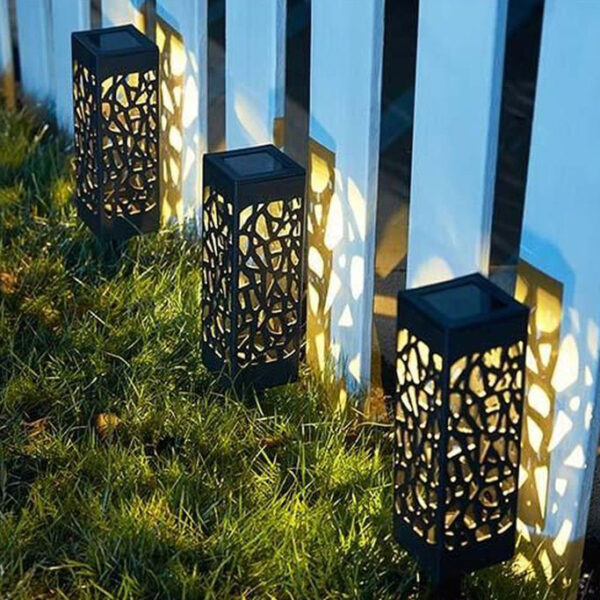 Solar hollow lawn light