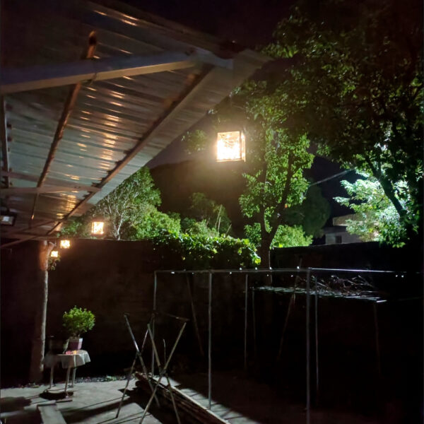 solar garden lights