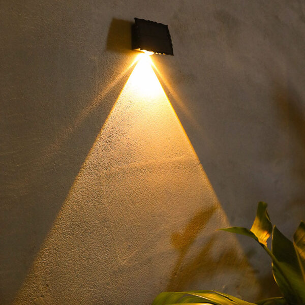 solar wall light