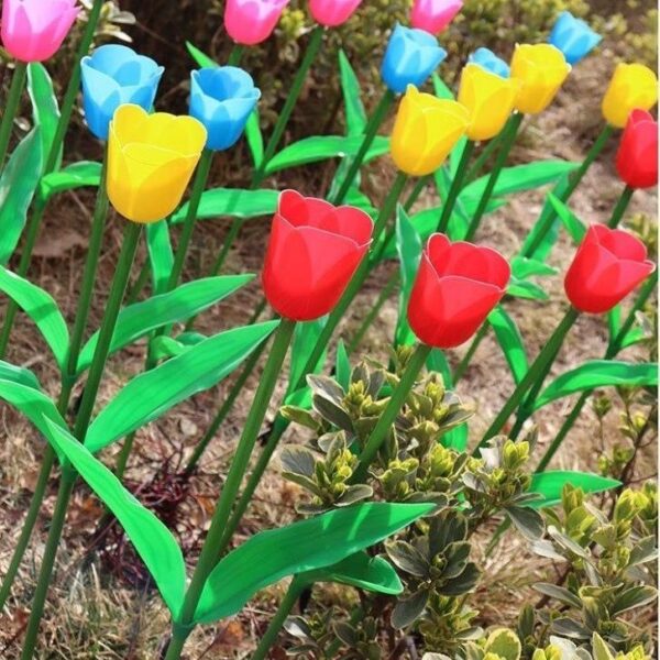 Tulip solar garden lights